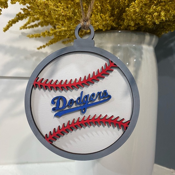 LASER ENGRAVED LA DODGERS CHRISTMAS ORNAMENT ⚾️ - Picture 1 of 2